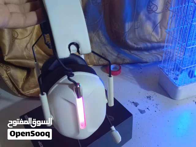 سماعات كيمنك pc  استخدام اسبوع صوته ستريو ومايك نقي وصافي ومريحه RGB وياه جنطه وكارتونه