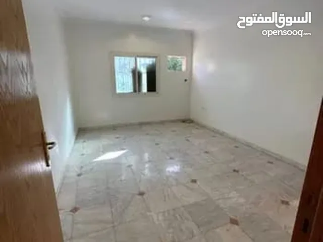 195 m2 5 Bedrooms Apartments for Rent in Al Riyadh Ar Rayyan