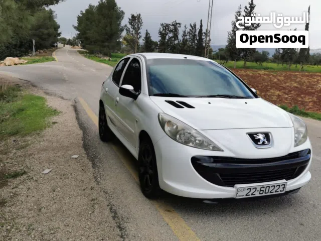2012 بيجو 206 Standard