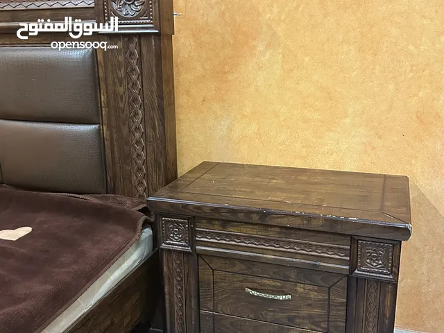 غرفة نوم راقيه و نظيفه و جودتها ممتازه A classy and clean bedroom set with excellent quality.
