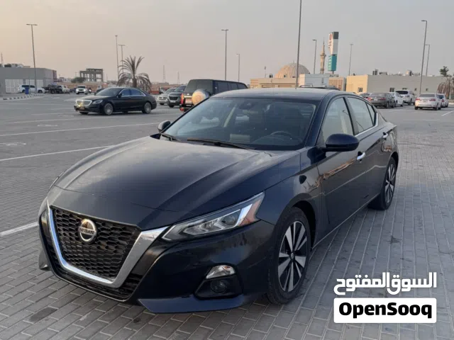 نيسان التيما sv