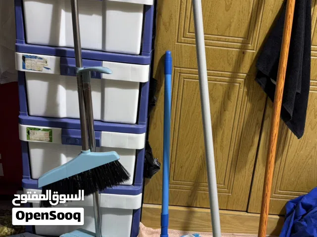 ادوات للتنظيف الارضيه