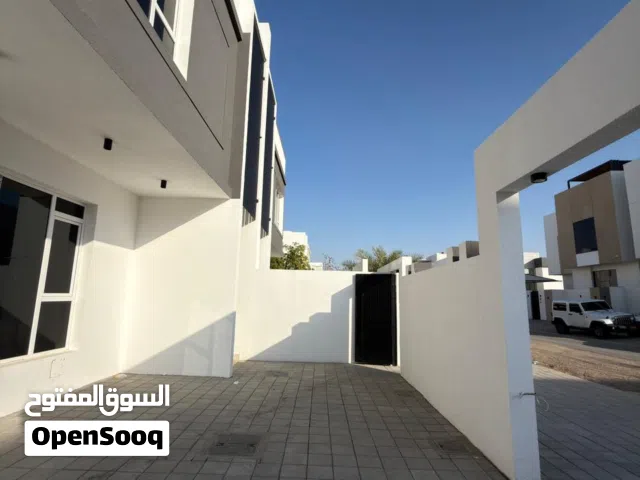فيلا للبيع – الخوض السابعة (مساحة البناء: 420 م2)