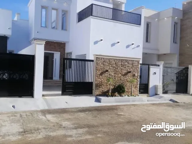 210m2 More than 6 bedrooms Villa for Sale in Tripoli Ain Zara