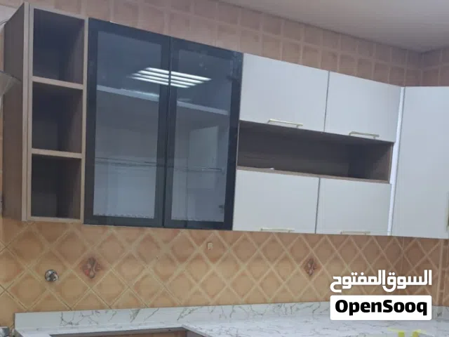 فني وصيانة مطابخ المنيوم فك وتركيب ونقل جميع انواع المطابخ وتبديل مفصلات وماسكات وتبديل رخام وسيلكوا