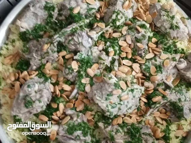 شيف طباخ شرقي وغربي وسلطات ابحث عن عمل خبرة في الاكل العربي والغربي والسلطات