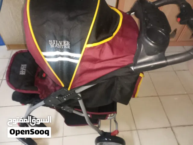 يوجد عربة اطفال بحاله جدا جدا جدا ممتازة شبه جديدة استعمال فترة قصيرة سعر 20 دينار