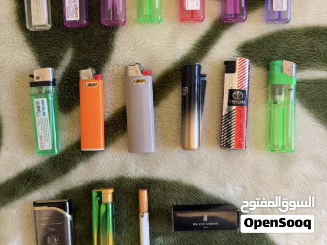 تشكيلة متنوعة من القداحات