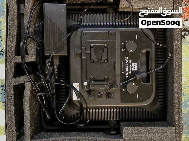 إضاءة ستوديو احترافية NanGuang CN-600CSA بحالة الوكالة (أخو الجديد