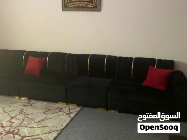 صالون شبه جديد يفرش دار 4 في 5 استعمال بسيط في تاجوراء مستعجل للبيع