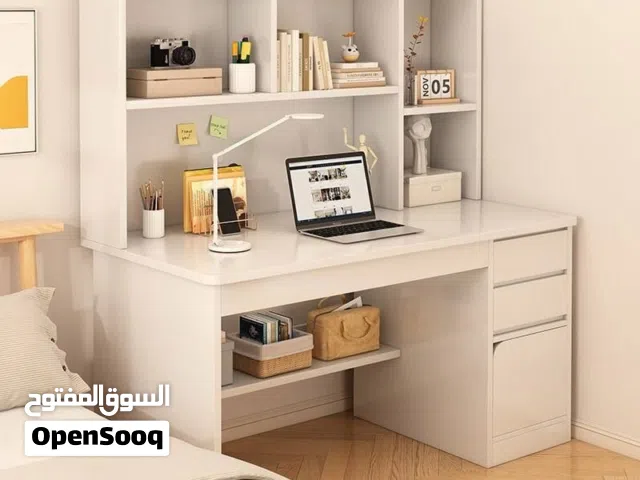 اجعل رحلتك الأكاديمية أكثر فاعلية مع طاولة الدراسة التي تلبي إحتياجاتك