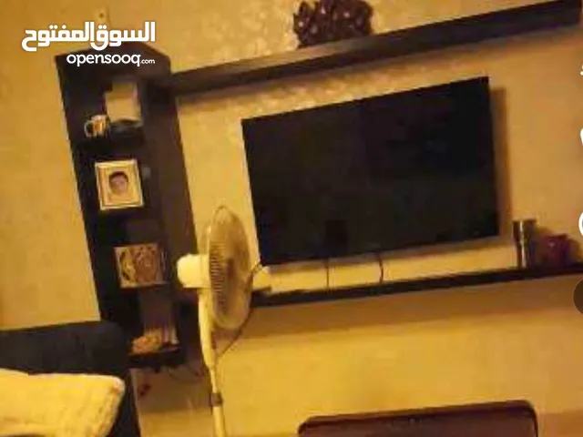 رفوف شاشة أنيقة من IKEA للبيع