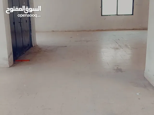 مخزن للإيجار