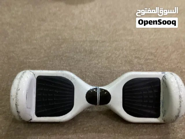 سكوتر كلشي مابي  بس كفراته  والكفرات رخيصه يعني بخمسه تقريبا والشاحنه موجوده وما داخل تصليح