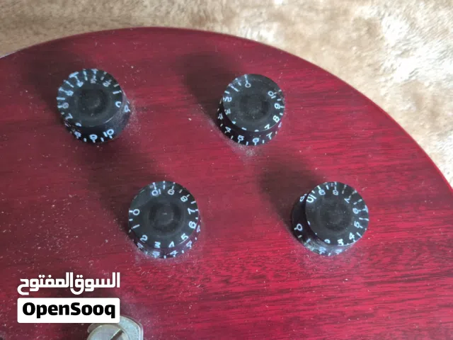 Electric Guitar. Epiphone Studio. Les Paul