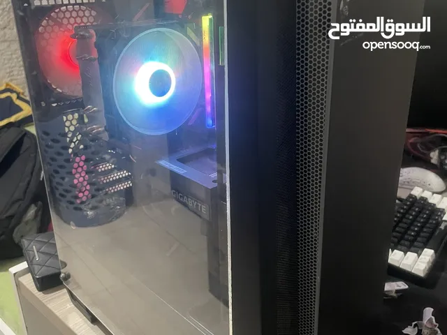 كمبيوتر كامل للبيع مع شاشتين وماوس وكيبورد وسماعه وقطعة نتpc