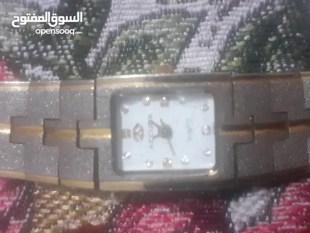 ساعة نساءي بسعر مغري جدا بحالة جيد جدا شغاله 100%على فحص كستك كامل صويلح لاستفسار