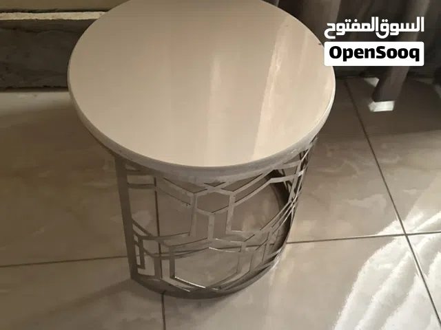 طاولات عدد 4 كبيره ومتوسط و2 صغار