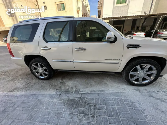 Used Cadillac Escalade in Central Governorate