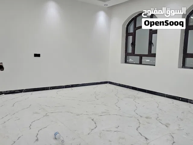 100 m2 3 Bedrooms Apartments for Rent in Sana'a Shamlan