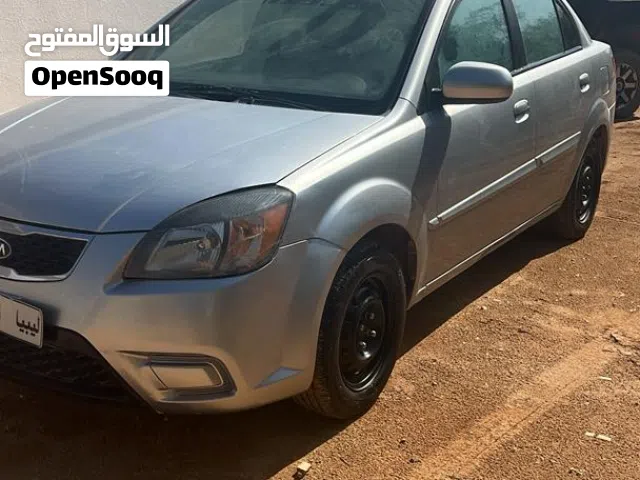 كيا ريو موديل 2011