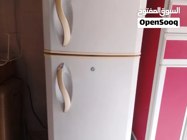 للبيع ثلاجه حط سعرك و شيل تحتاج صيانه