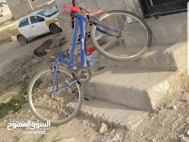 سيكل اربي وكاااااله المنيوم وكل شي فيه صالح تعاشيق لمس بريكات لمس با 50ألف يمني وقابل بتفاوض بشي معق