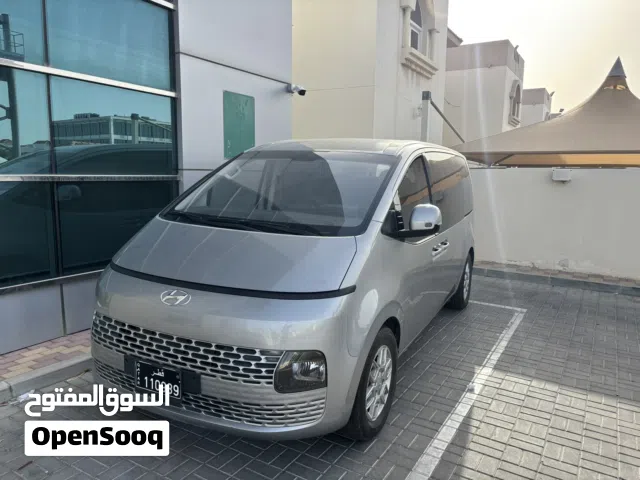 2023 هيونداي ستاريا