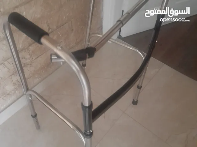 ووكر مساعد للمشي جديد للبيع