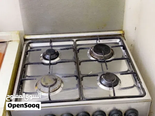 طباخ مصري 4 عيون وفرن شغال و كاونتر 3 قطع