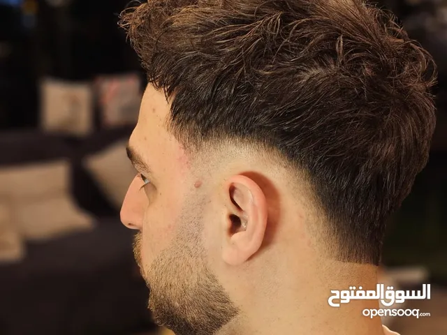 حلاقه شعر ودقن خدمه للمنازل والفنادق والمستشفيات