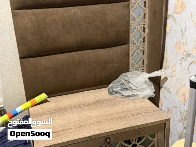 ميز مرايه للبيع ب90وبيهن مجال