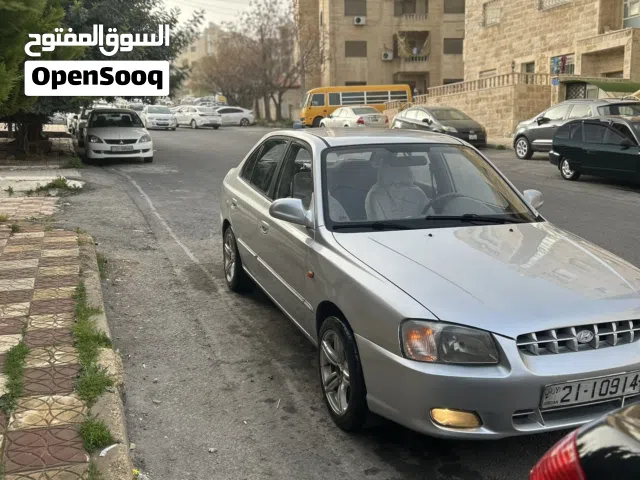 2001, هيونداي, فيرنا, Standard