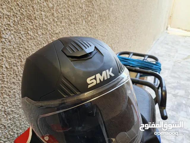 خوذة مع سماعات بلوتوث