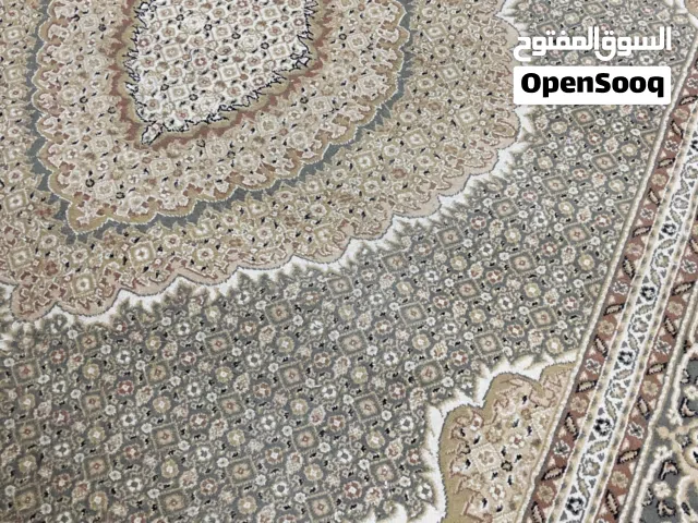 سجاد تركي بحالة ممتازة