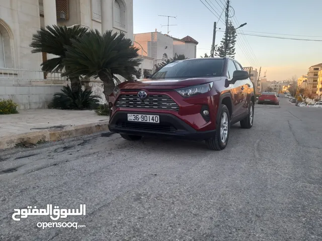 تويوتا راف فور موديل 2021 جمرك جديد ماشيه 4الف ميل يعني عدادزيرو