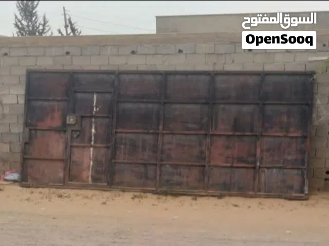 باب سحاب طوله 6 ميترو وارتفاعه 2ميترو