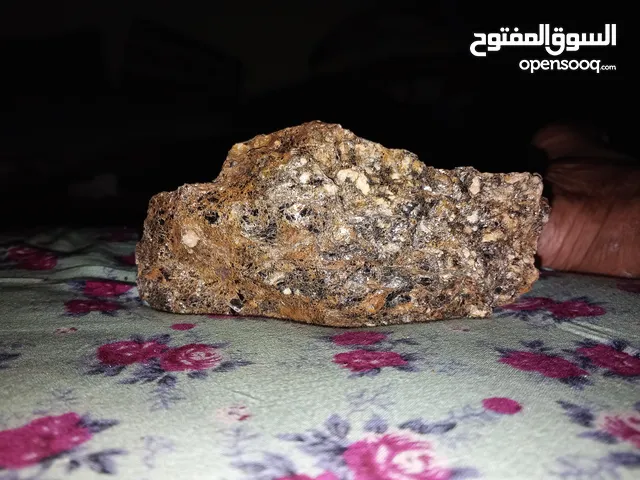 احجار كريمه للبيع