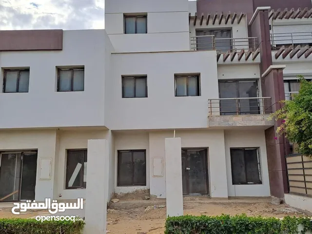 243 m2 5 Bedrooms Villa for Sale in Cairo Fifth Settlement
