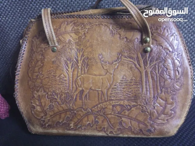 شنطه نادره جلد طبيعي بسعر مغري