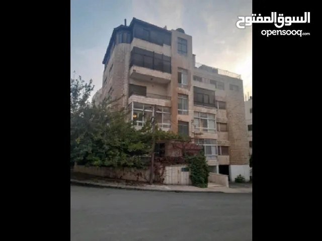 240 m2 More than 6 bedrooms Apartments for Sale in Amman Um Uthaiena