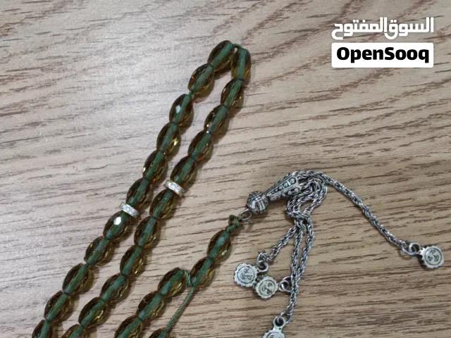 مسبحة مستعملة وجميلة