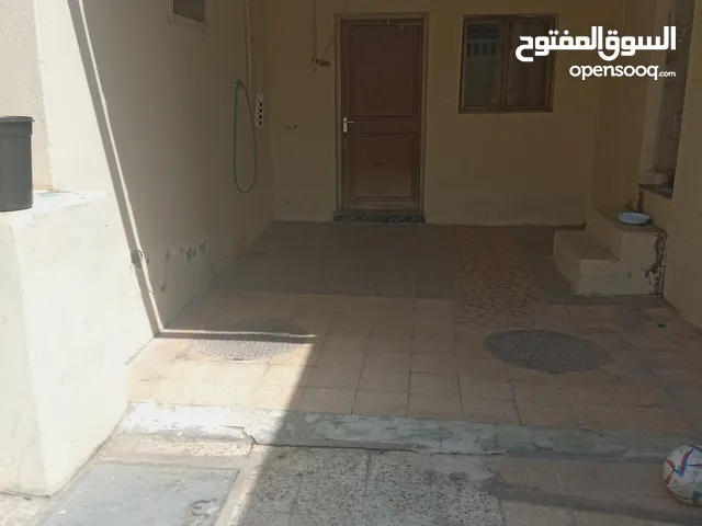 بيت شعبي للبيع