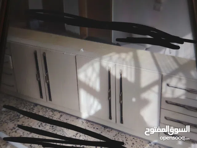 بفي كبير بحالا جيدا جدا قطعتين