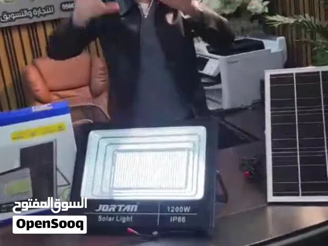 كشاف 1200 واط فعلي – إنارة قوية تعتمد عليها  إذا بدك إنارة تغطي مساحة كبيرة بثبات وأداء عالي