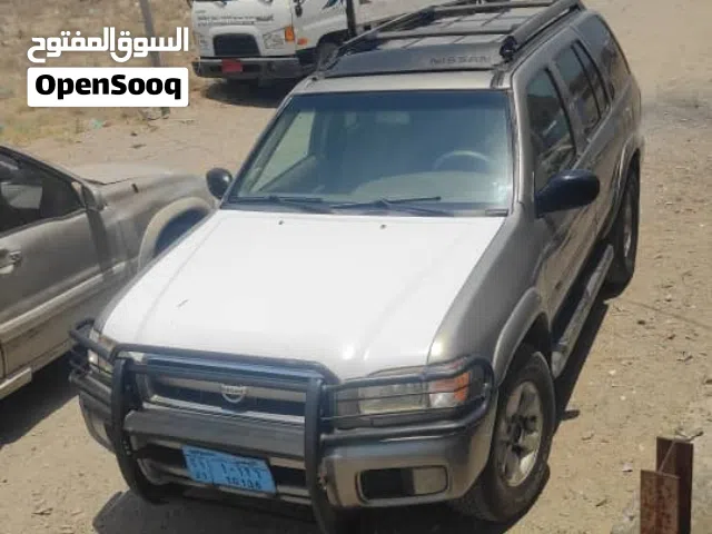 2003 Nissan Pathfinder XE