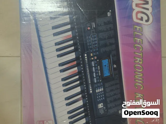 Multi sound effects electric Keyboard piano  for sale in good maintan condition