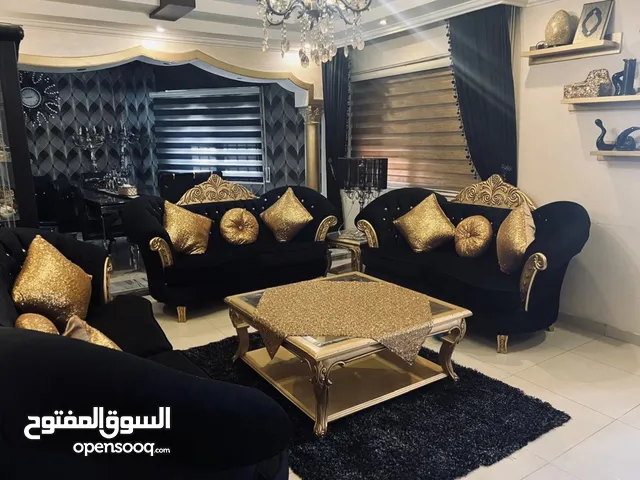 كنب وطاولة سفره
