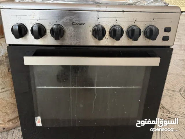 طباخة مع فرن كهربائي كامل صناعة إيطالية أصلية للبيع بحالة ممتازة