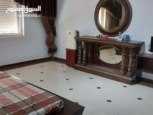 355 m2 4 Bedrooms Apartments for Sale in Amman Deir Ghbar